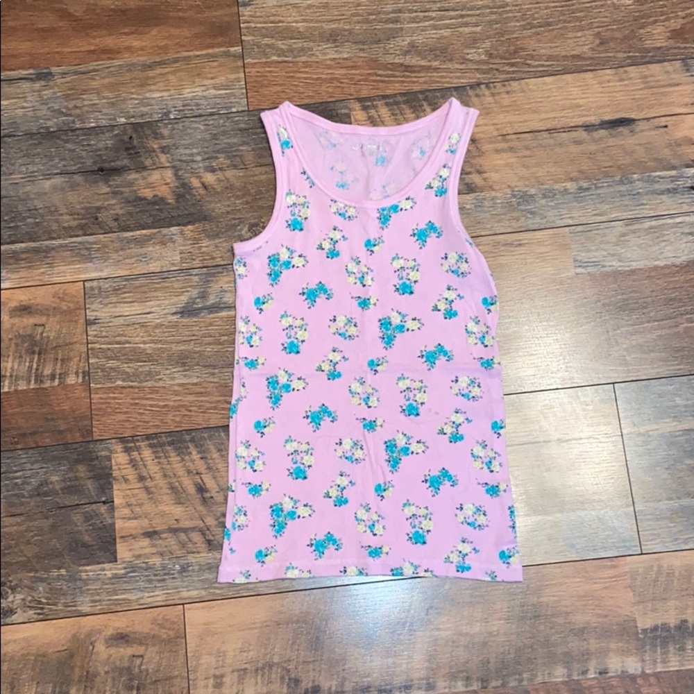 4/$10🎉 short sleeve ( Cherokee )